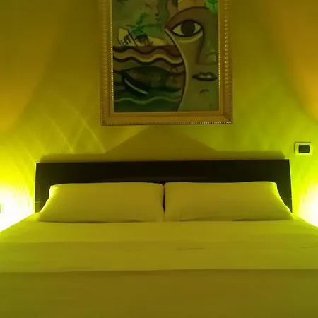 Def House