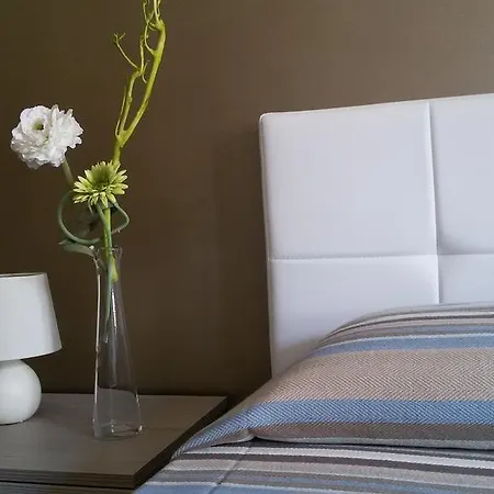 Bed & Breakfast Def House