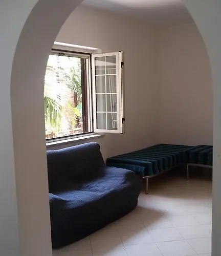 Def House Bed and Breakfast