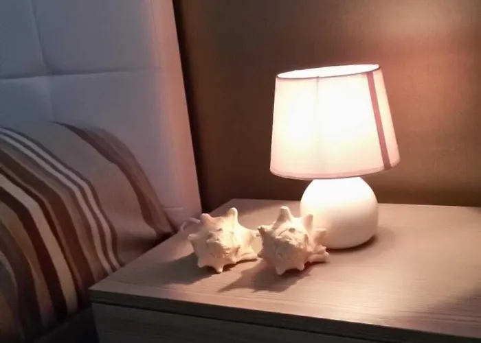 Def House 3* Ρέτζιο ντι Καλάμπρια