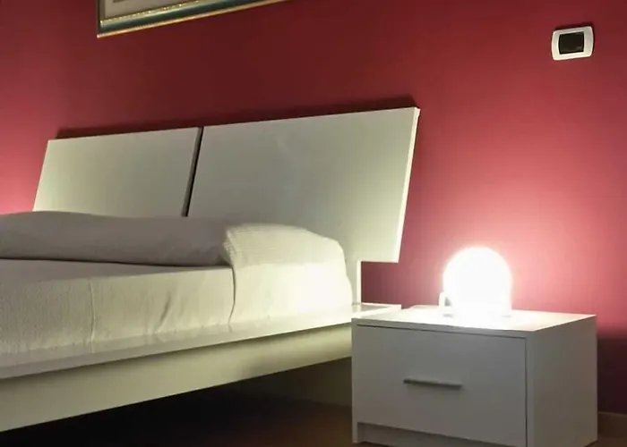 Def House 3* Ρέτζιο ντι Καλάμπρια